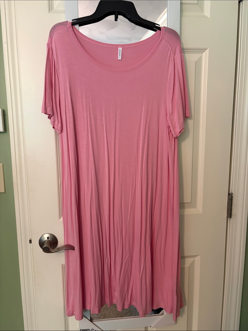 Relaxed Scoop-Neck Midi Dress in Pink
